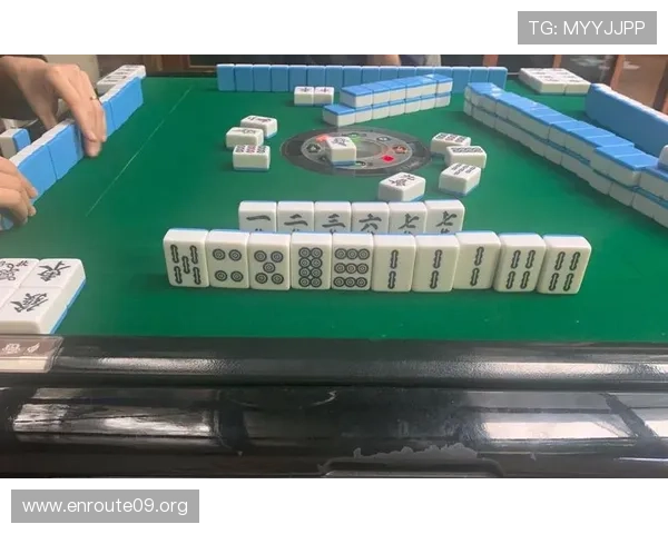 天天牌九游戏攻略大全详细解析各种牌型组合技巧助你轻松赢取丰厚的游戏奖励
